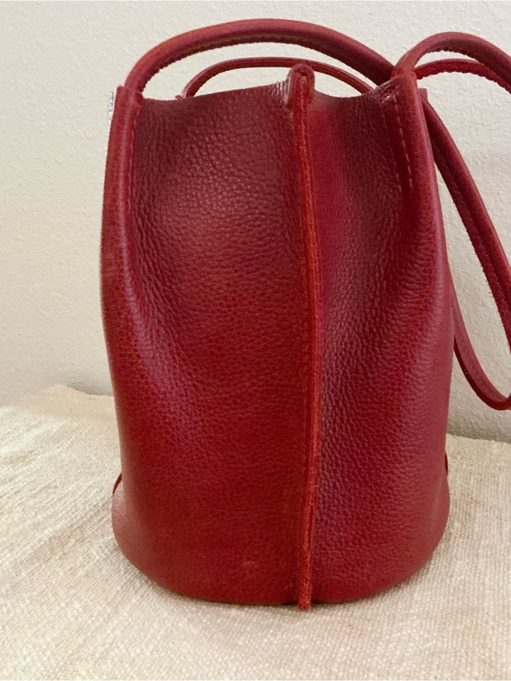 Portland Leather Classic Devan Bucket Bag Chili Red PLG - Picture 3 of 9